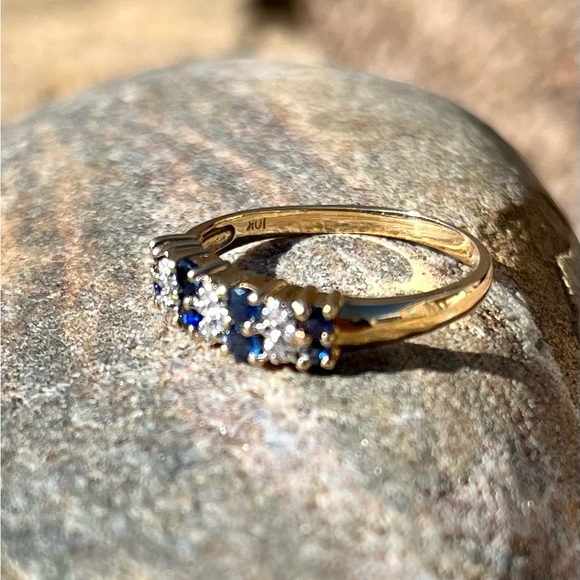 10K yellow gold diamond and Sapphire band ring - Picture 6 of 10